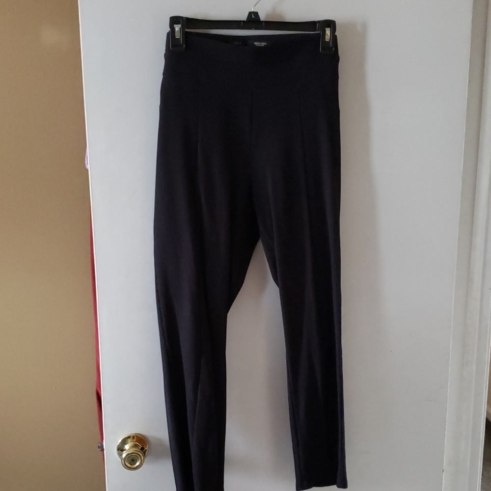 Simply Vera Black Ankle Pants
